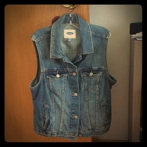 Medium wash denim vest, like new.